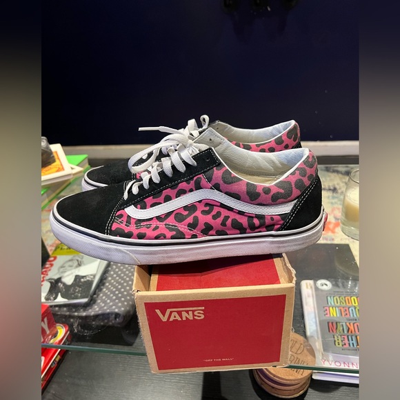 Men’s size 12 Vans. Pink leopard. - Picture 5 of 8